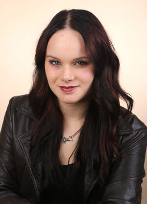 Dronia, Carrie